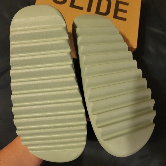 Brand new ds adidas yeezy slide salt size 10 men\'s. main image 4
